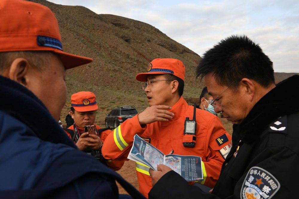 交警队查扣摩托车处理_摩托交警查扣车在哪_交警大队查扣摩托车能不能交易